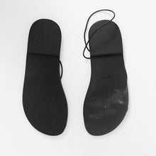 SAMPLE —Atum sandals— Size 40
