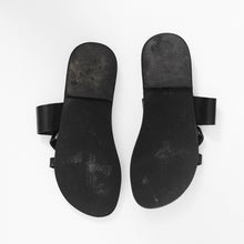 SAMPLE —Syros slides— Size 40